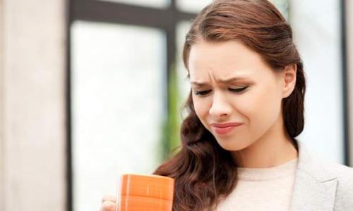 Медики рассказали, на что может указывать привкус во рту